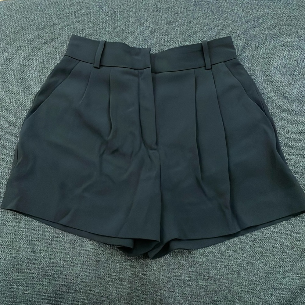New Babaton Kennedy Green Shorts